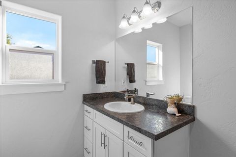 Tiny photo for 672 Heber Lane, Medford, OR 97501 (MLS # 220210713)