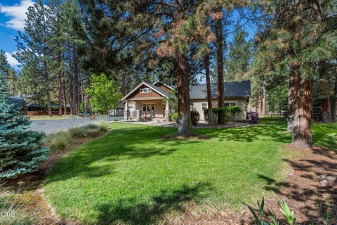 Tiny photo for 69987 West Meadow Parkway, Sisters, OR 97759 (MLS # 220223115)