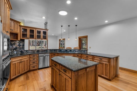 Tiny photo for 69987 West Meadow Parkway, Sisters, OR 97759 (MLS # 220223115)