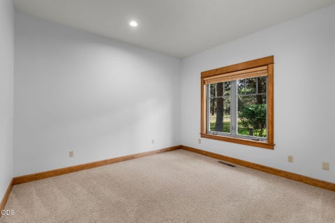 Tiny photo for 69987 West Meadow Parkway, Sisters, OR 97759 (MLS # 220223115)