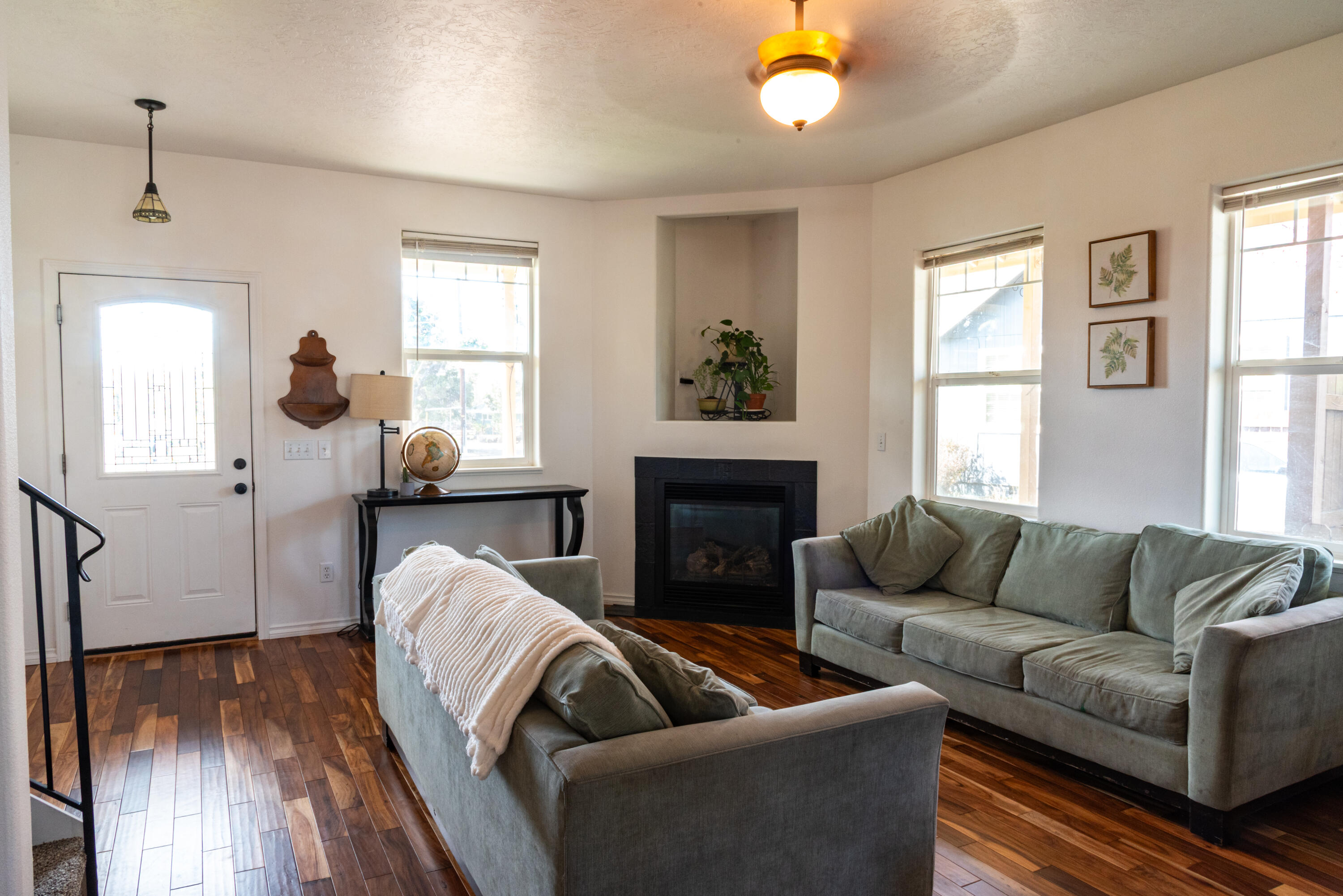 1162 SW Canyon Drive