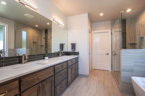 Tiny photo for 11444 Jubel Court, Redmond, OR 97756 (MLS # 220210211)