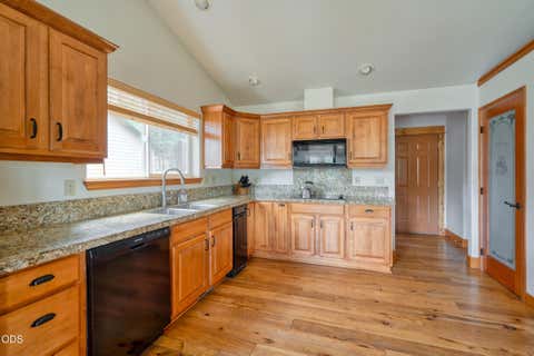 Tiny photo for 17051 Upland Road, Bend, OR 97707 (MLS # 220226935)