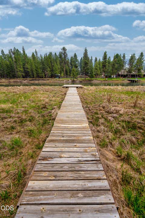Tiny photo for 17051 Upland Road, Bend, OR 97707 (MLS # 220226935)