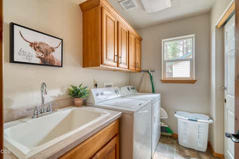 Tiny photo for 17051 Upland Road, Bend, OR 97707 (MLS # 220226935)