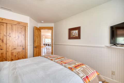 Tiny photo for 17051 Upland Road, Bend, OR 97707 (MLS # 220226935)