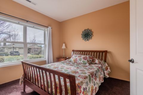 Tiny photo for 3821 Sherwood Park Drive, Medford, OR 97504 (MLS # 220215208)