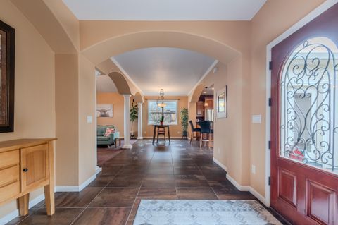 Tiny photo for 3821 Sherwood Park Drive, Medford, OR 97504 (MLS # 220215208)