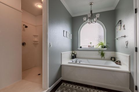 Tiny photo for 3821 Sherwood Park Drive, Medford, OR 97504 (MLS # 220215208)