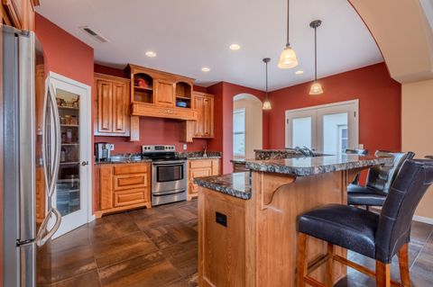 Tiny photo for 3821 Sherwood Park Drive, Medford, OR 97504 (MLS # 220215208)