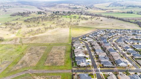 Tiny photo for 3821 Sherwood Park Drive, Medford, OR 97504 (MLS # 220215208)