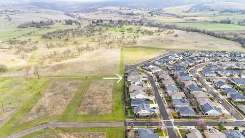 Tiny photo for 3821 Sherwood Park Drive, Medford, OR 97504 (MLS # 220215208)