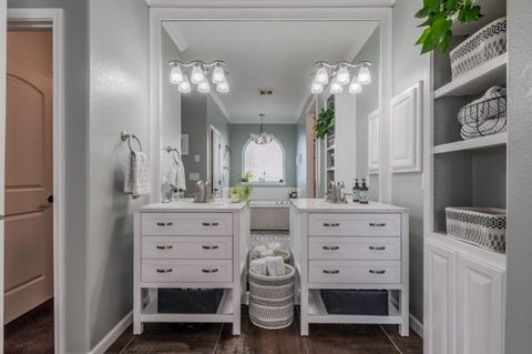 Tiny photo for 3821 Sherwood Park Drive, Medford, OR 97504 (MLS # 220215208)