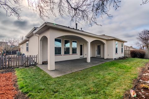 Tiny photo for 3821 Sherwood Park Drive, Medford, OR 97504 (MLS # 220215208)