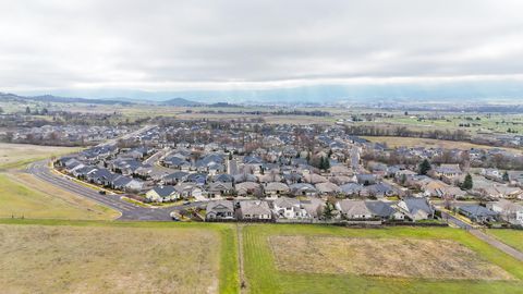 Tiny photo for 3821 Sherwood Park Drive, Medford, OR 97504 (MLS # 220215208)