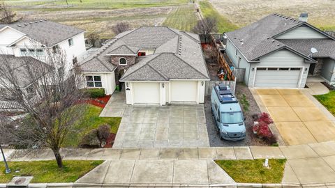 Tiny photo for 3821 Sherwood Park Drive, Medford, OR 97504 (MLS # 220215208)