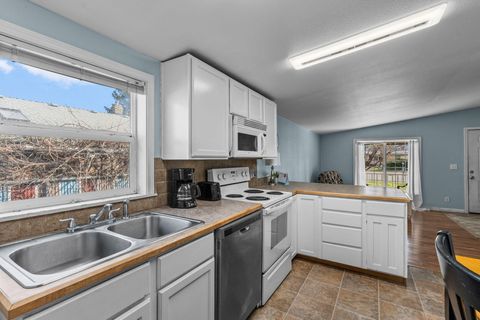 Tiny photo for 859 NW Ewen Street, Prineville, OR 97754 (MLS # 220216935)