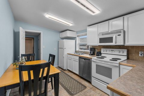Tiny photo for 859 NW Ewen Street, Prineville, OR 97754 (MLS # 220216935)
