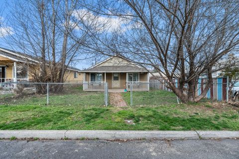 Tiny photo for 859 NW Ewen Street, Prineville, OR 97754 (MLS # 220216935)