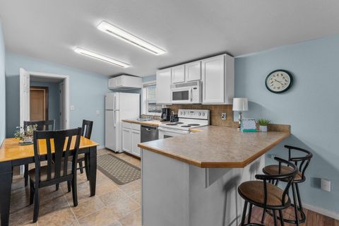 Tiny photo for 859 NW Ewen Street, Prineville, OR 97754 (MLS # 220216935)