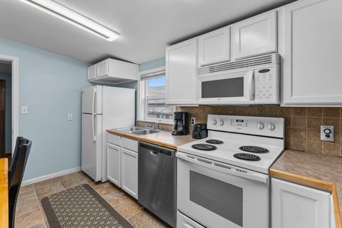 Tiny photo for 859 NW Ewen Street, Prineville, OR 97754 (MLS # 220216935)