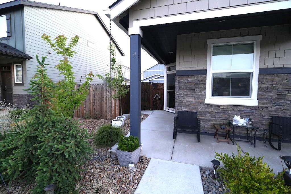 21182 Thomas Drive