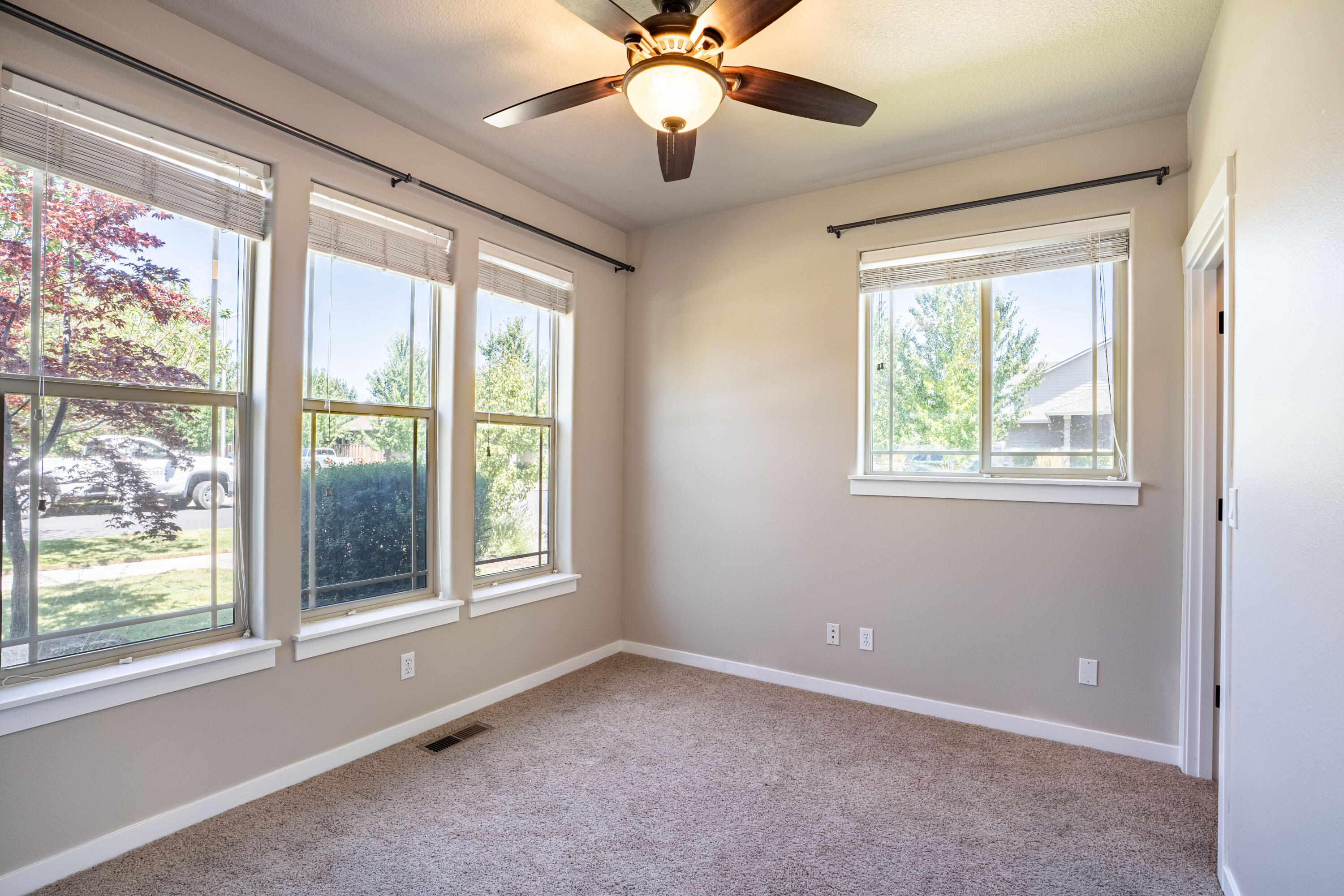 Eagle's Landing - Residential