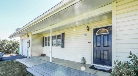 Photo of 10756 Preddy Avenue, Klamath Falls, OR 97603 (MLS # 220223530)