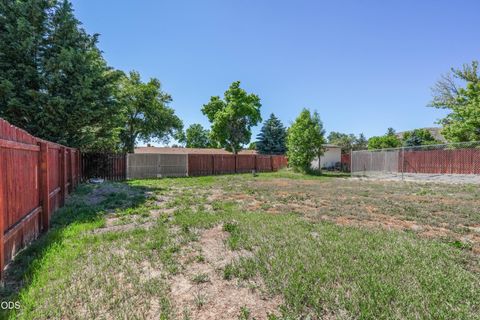 Tiny photo for 10756 Preddy Avenue, Klamath Falls, OR 97603 (MLS # 220223530)
