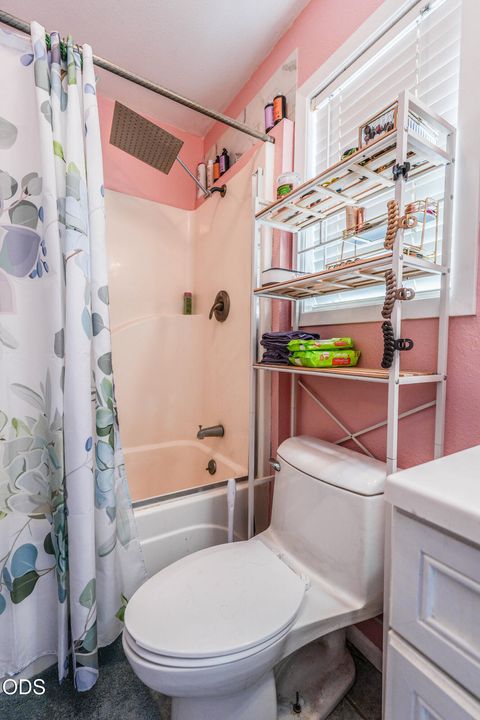 Tiny photo for 10756 Preddy Avenue, Klamath Falls, OR 97603 (MLS # 220223530)