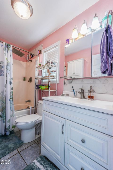 Tiny photo for 10756 Preddy Avenue, Klamath Falls, OR 97603 (MLS # 220223530)