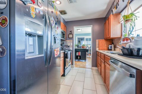 Tiny photo for 10756 Preddy Avenue, Klamath Falls, OR 97603 (MLS # 220223530)