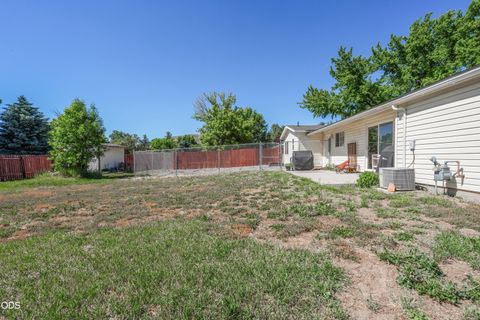 Tiny photo for 10756 Preddy Avenue, Klamath Falls, OR 97603 (MLS # 220223530)