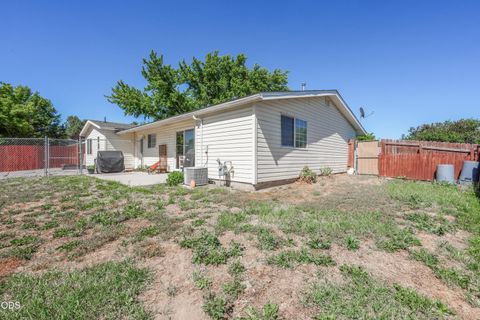 Tiny photo for 10756 Preddy Avenue, Klamath Falls, OR 97603 (MLS # 220223530)