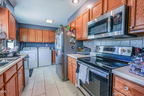 Tiny photo for 10756 Preddy Avenue, Klamath Falls, OR 97603 (MLS # 220223530)