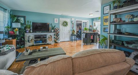 Tiny photo for 10756 Preddy Avenue, Klamath Falls, OR 97603 (MLS # 220223530)