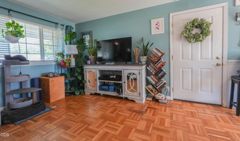 Tiny photo for 10756 Preddy Avenue, Klamath Falls, OR 97603 (MLS # 220223530)