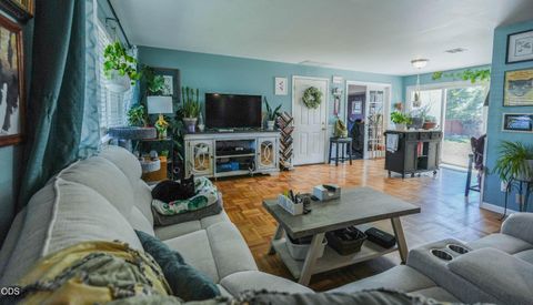 Tiny photo for 10756 Preddy Avenue, Klamath Falls, OR 97603 (MLS # 220223530)