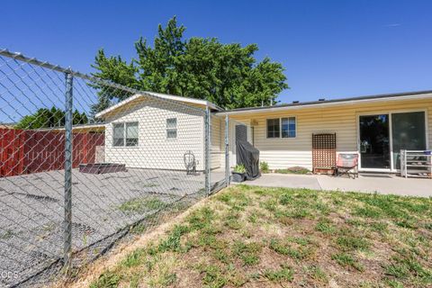 Tiny photo for 10756 Preddy Avenue, Klamath Falls, OR 97603 (MLS # 220223530)