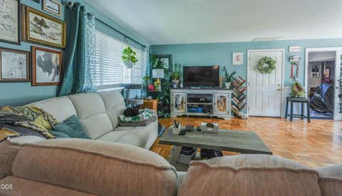 Tiny photo for 10756 Preddy Avenue, Klamath Falls, OR 97603 (MLS # 220223530)