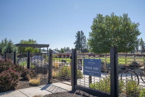 Tiny photo for 1151 N Jantzen Court, Sisters, OR 97759 (MLS # 220213839)