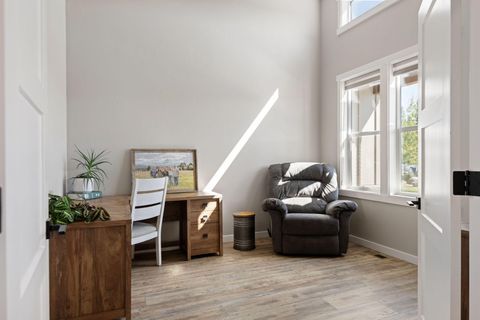 Tiny photo for 1151 N Jantzen Court, Sisters, OR 97759 (MLS # 220213839)