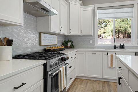 Tiny photo for 1151 N Jantzen Court, Sisters, OR 97759 (MLS # 220213839)