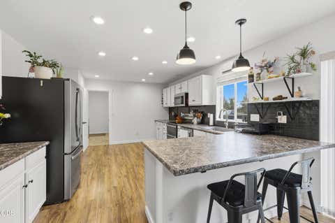 Tiny photo for 4444 NE 40th Street, Redmond, OR 97756 (MLS # 220223229)