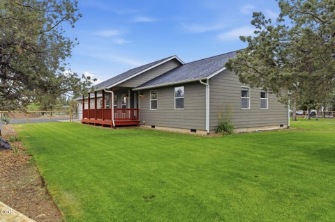 Tiny photo for 4444 NE 40th Street, Redmond, OR 97756 (MLS # 220223229)