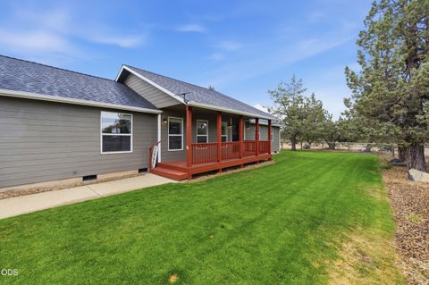 Tiny photo for 4444 NE 40th Street, Redmond, OR 97756 (MLS # 220223229)