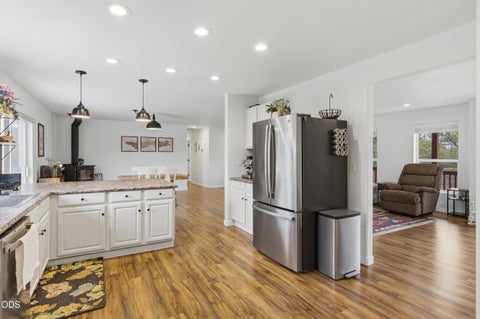 Tiny photo for 4444 NE 40th Street, Redmond, OR 97756 (MLS # 220223229)
