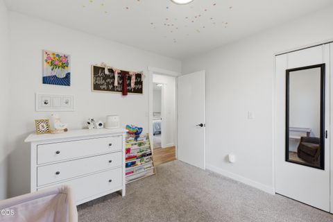 Tiny photo for 4444 NE 40th Street, Redmond, OR 97756 (MLS # 220223229)