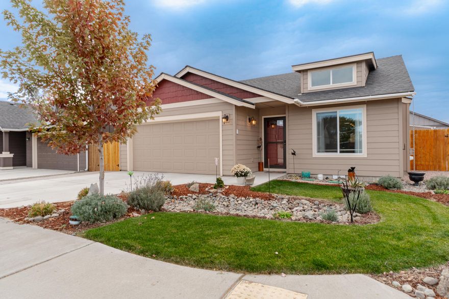 Better than new in the Waverly 55+ community in NW Redmond. Home meticulously cared for situated on a dead end street, enjoy a quiet location w/a mature neighborhood feel. Great room plan w/durable wood look Laminate flooring throughout main living spaces. Central gas burning fireplace in the living area, adjoining kitchen w/central island & plenty of storage & prep space. Large Master suite w/ walk in closet w/2 guest rooms. Step in shower in Mstr, tub shower in guest bath. Covered patio in the back yard is great for morning coffee or outdoor entertaining. Back yard is landscaped for low maintenance  w/ drip irrigation and has a small garden shed plus is fully fenced for privacy. Gas forced air heat & A/C, dbl garage. This one is ready to move into!  Peek-a-boo Cascade Mtn Views & close to amenities, the airport & major medical facilites. Don't miss!