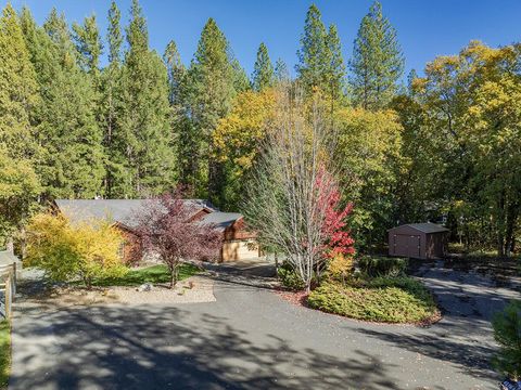Tiny photo for 4027 Azalea Drive, Grants Pass, OR 97526 (MLS # 220211572)